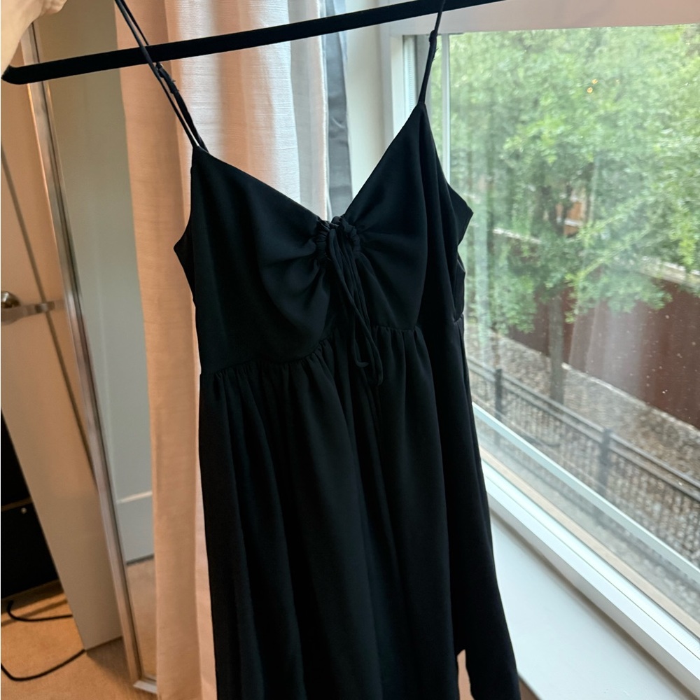 Elegant Black Spaghetti Strap Dress mini
